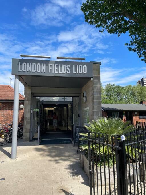 Cool Dalston Studio With Balcony And Gym Daire Londra Dış mekan fotoğraf